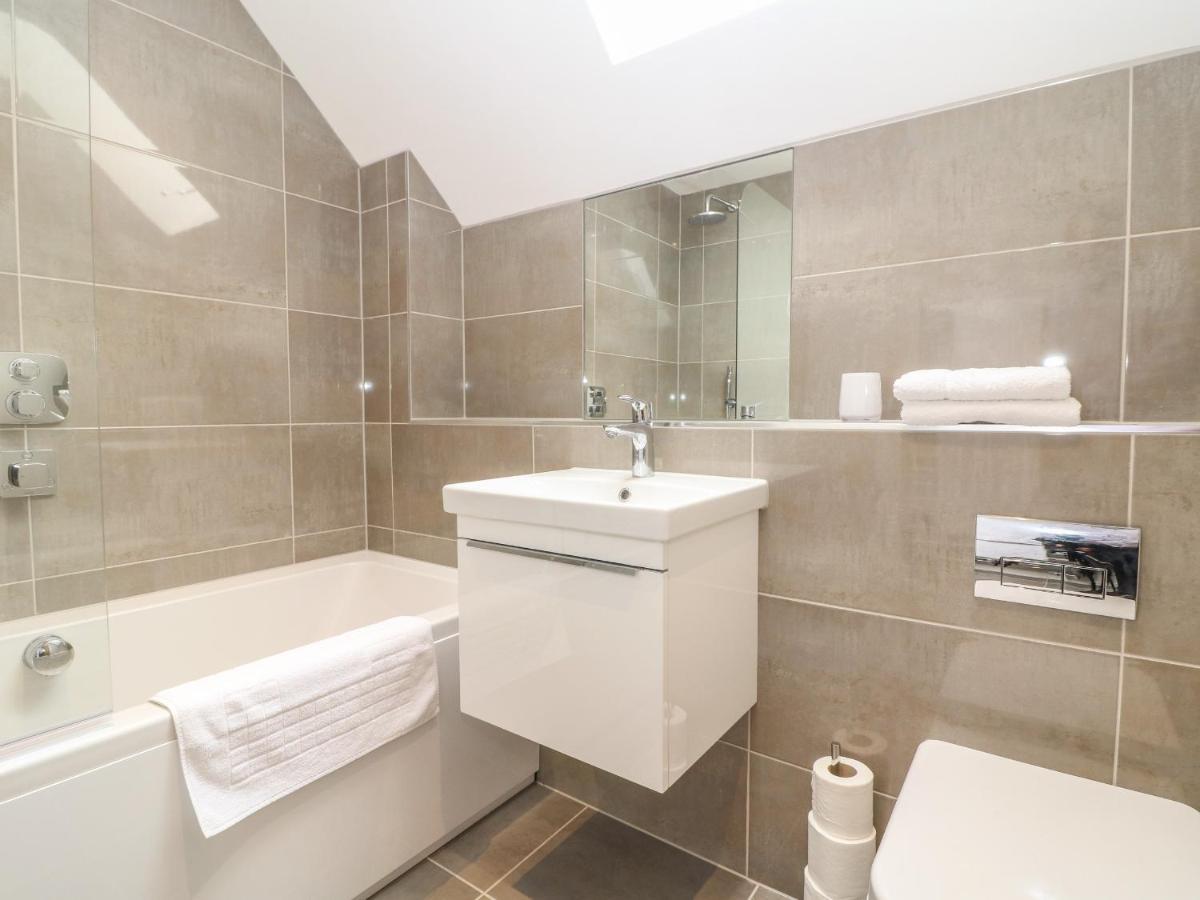9 Windrush Heights Villa Burford Bagian luar foto